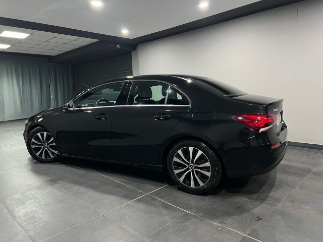 MERCEDES-BENZ MERCEDES-BENZ A 180 d SEDAN Automatic Business