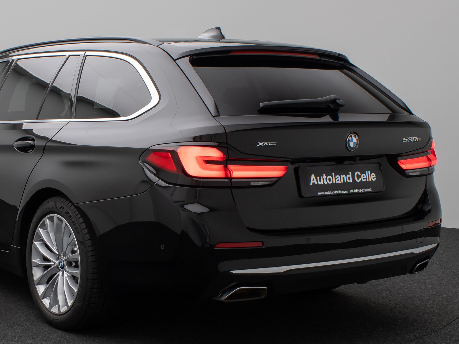 Fahrzeugabbildung BMW 530e xD LuxuryLine 360°Laser HUD DAB H/K ACC AHK