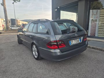 Mercedes E 220 - 2