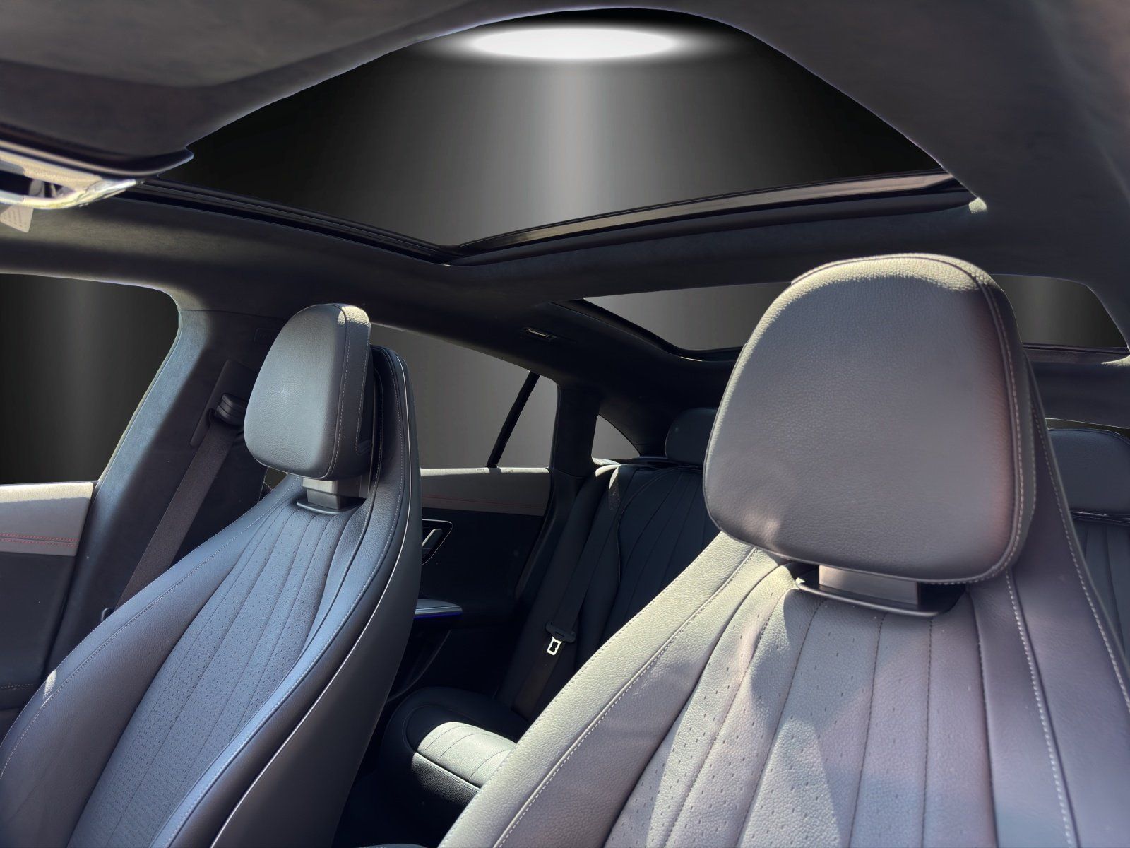 Fahrzeugabbildung Mercedes-Benz EQE350 AMG Prem+ AIRMATIC Massage HAL10° 22kw TV