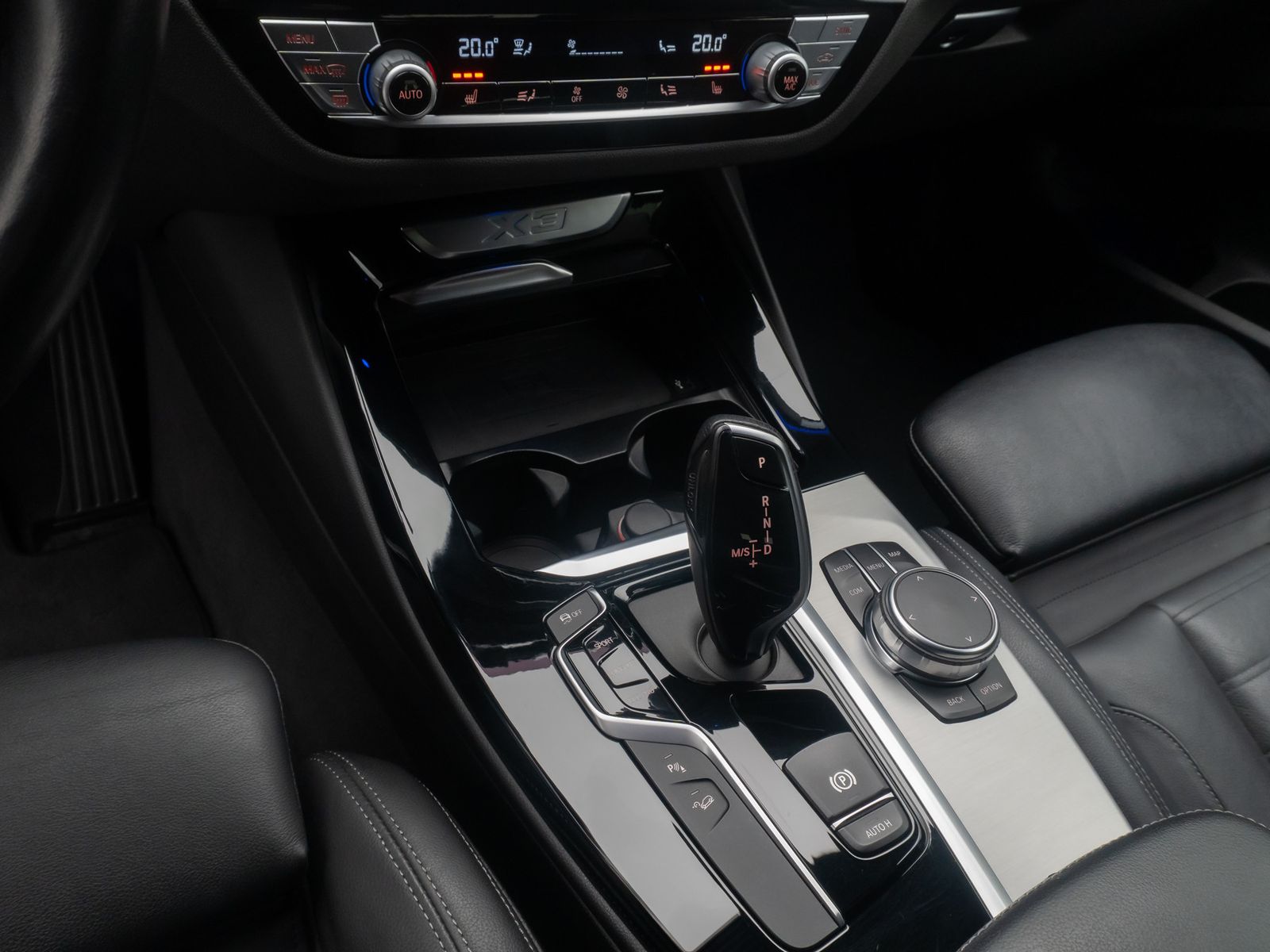 Fahrzeugabbildung BMW X3 xD20d xLine ACC AHK Kamera DisplKey HUD Leder