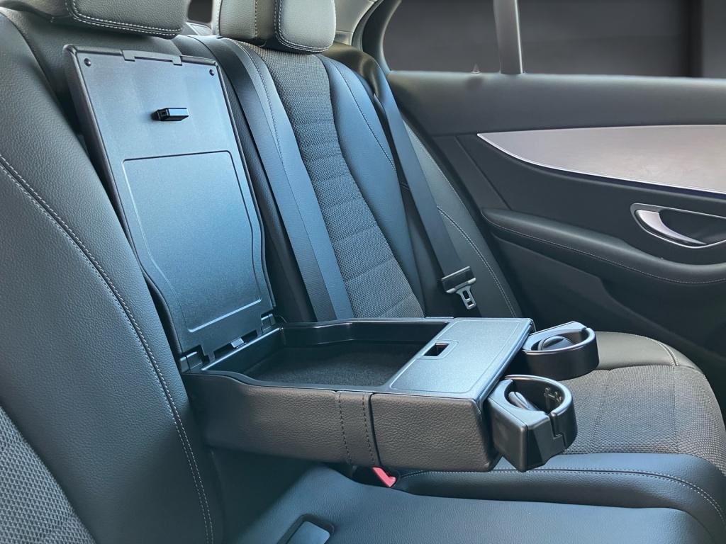 Mercedes-Benz E 220 d AVANTGARDE+AHK+LED+KAMERA+MBUX+TOTWINKEL