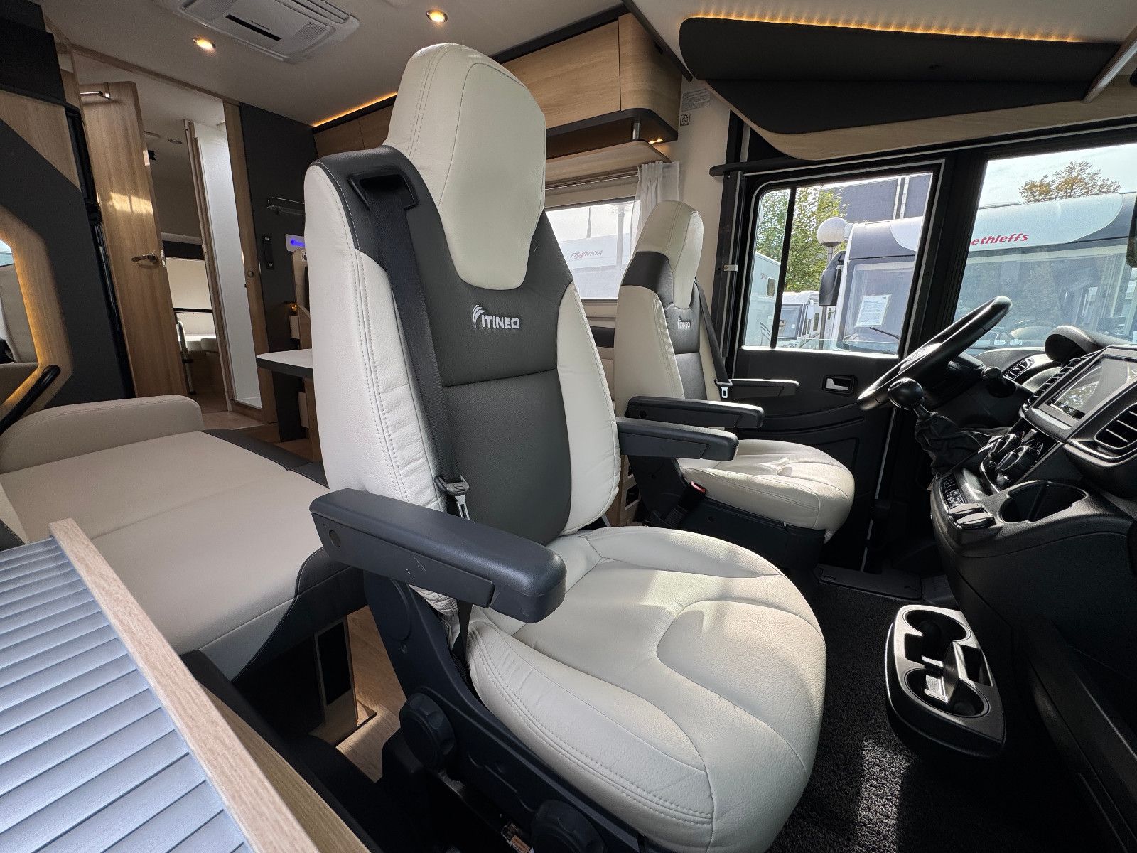 Fahrzeugabbildung Rapido ITINEO SB 740 SPIRIT EDITION LUFTFEDERUNG 2KLIMA