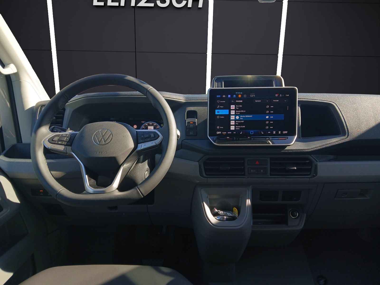 Fahrzeugabbildung Volkswagen Crafter Kasten TDI 130 kW MR 4 MOTION TLED RearV