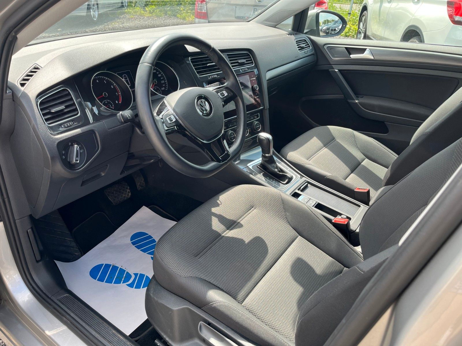 Fahrzeugabbildung Volkswagen Golf VII 1.0 Lim. Comfortline DSG Navi PDC 1.HD