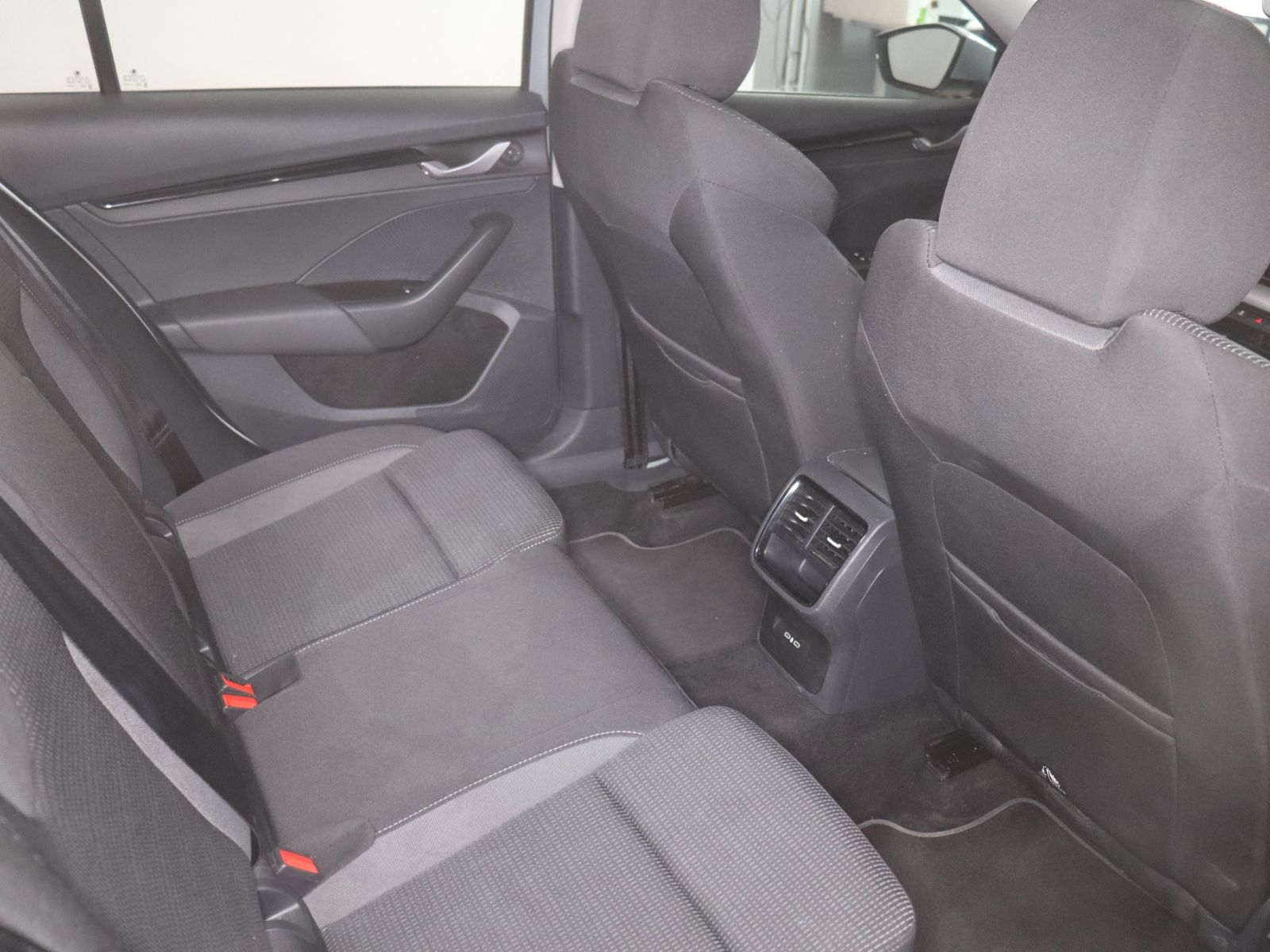Skoda Octavia Combi Selection 2.0TDI 297,-ohne Anzahlu foto 11