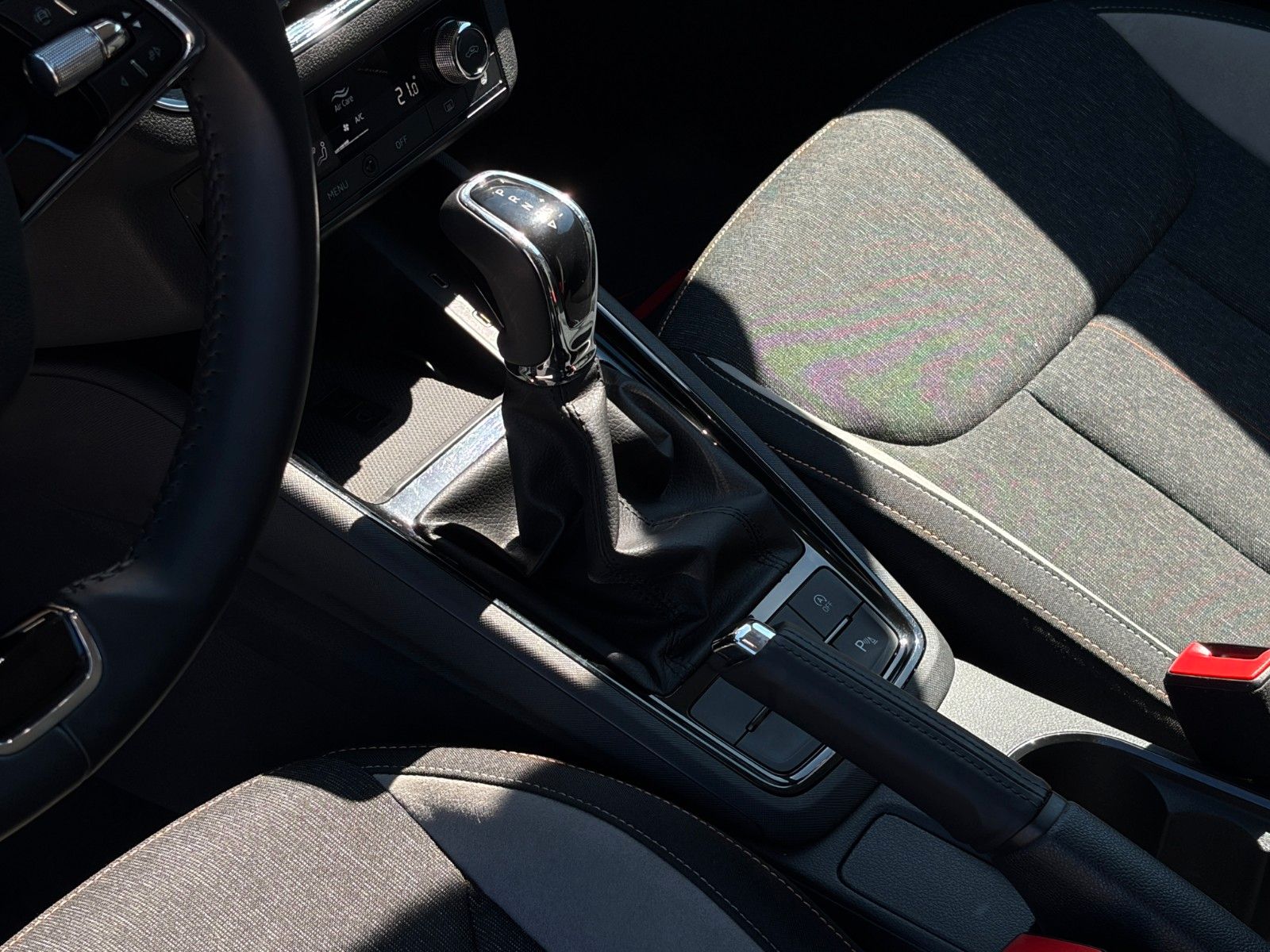 Fahrzeugabbildung SKODA Kamiq 1.0 TSI DSG Style CarPlay LED ACC CAM LHZ