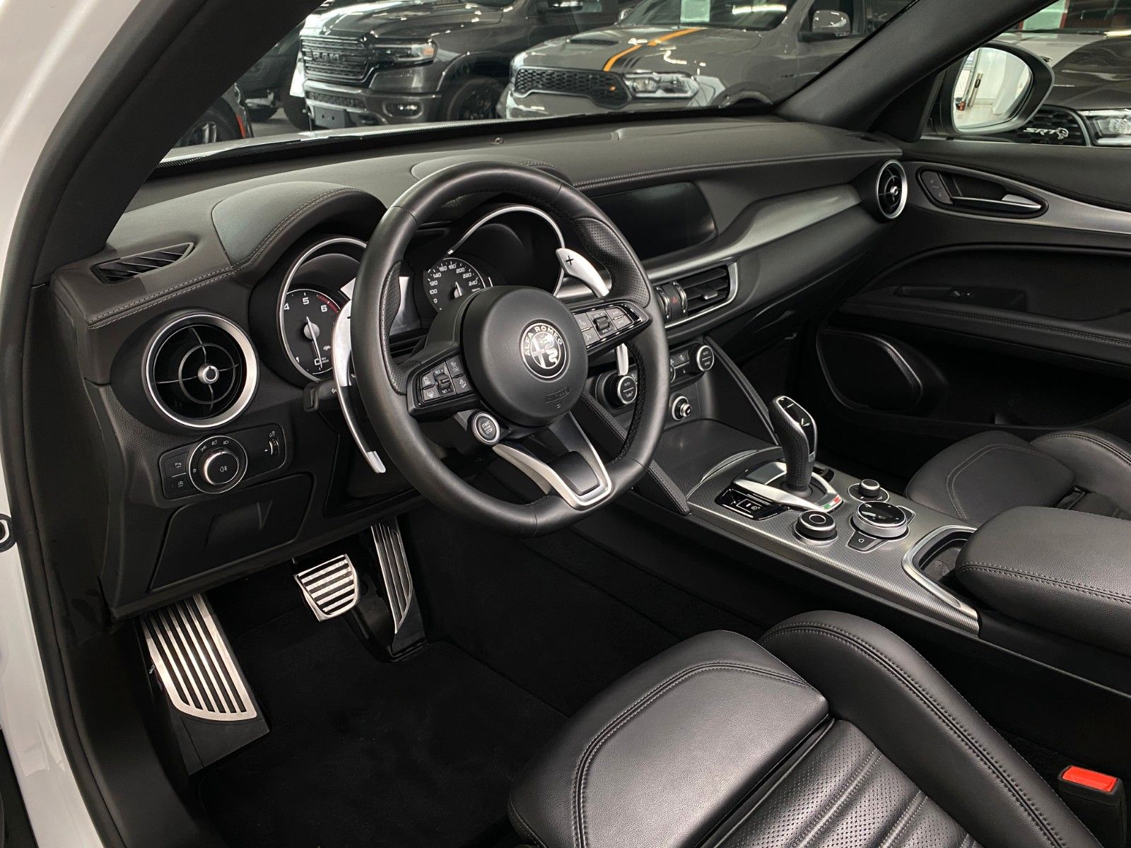 Fahrzeugabbildung Alfa Romeo Stelvio 2.0T Veloce Q4 ACC 20" Leder VOLL