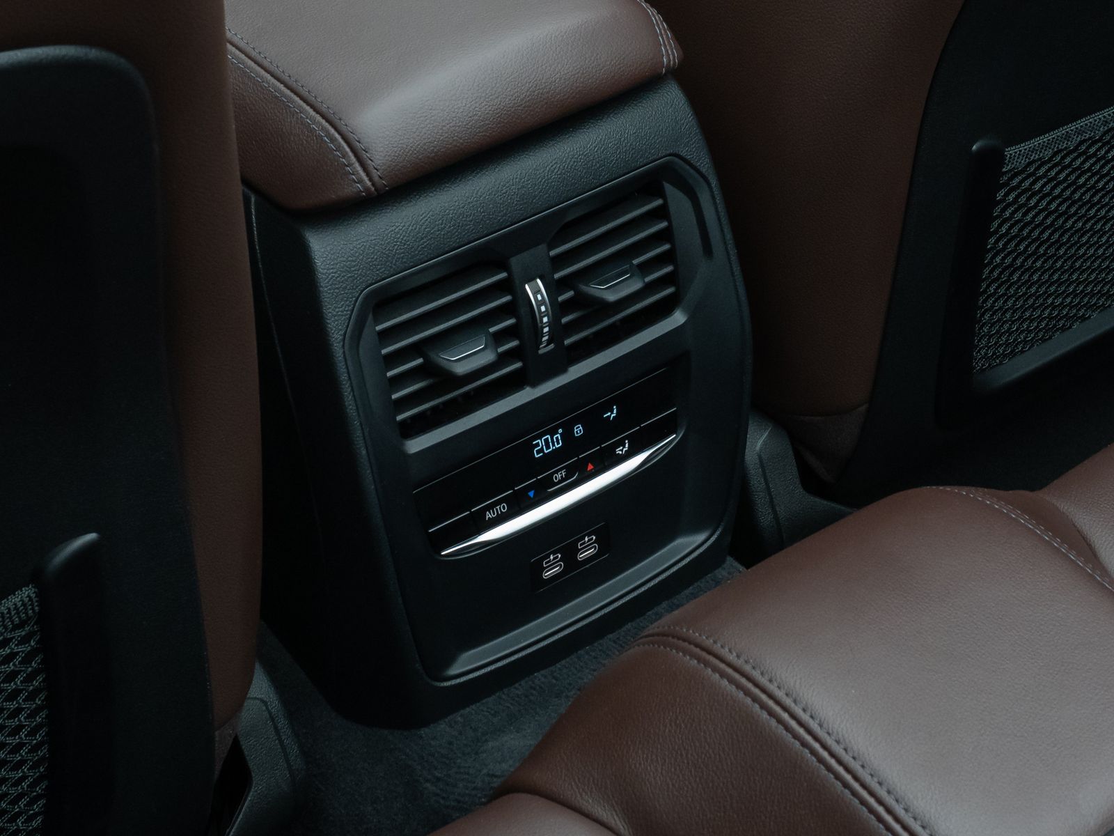 Fahrzeugabbildung BMW 420i Cabrio Kamera HiFi AHK Alarm DAB WLAN Leder