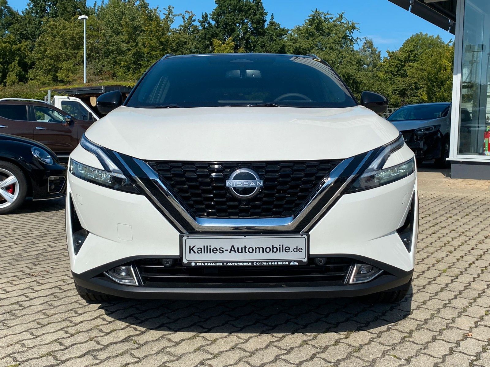 Fahrzeugabbildung Nissan Qashqai 1.3 DIG-T 4WD Tekna ProP+HUD+PANO+BOSE