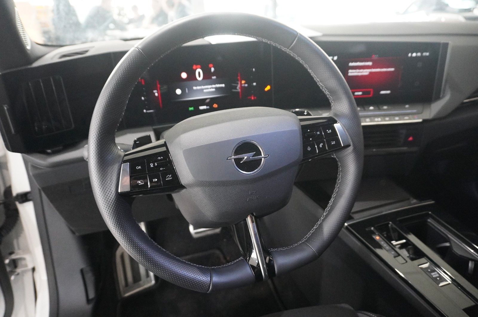 Fahrzeugabbildung Opel Astra L ST 1.2T GS SPORT NAVI/LED/360°/SPORT/DAB