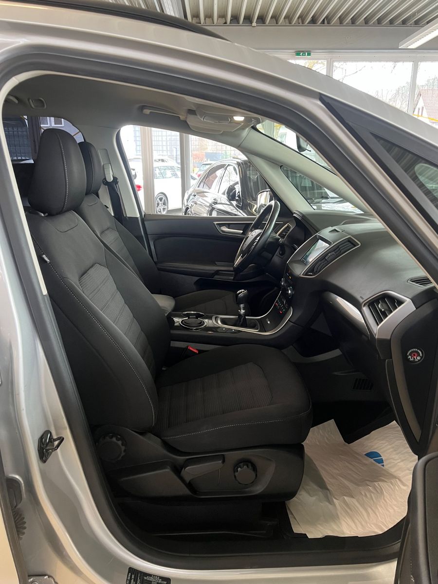 Fahrzeugabbildung Ford Galaxy 2.0 TDCI * 7.SITZER *NAVI*