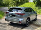Toyota Highlander 2.5-l Hybrid Luxury 8-Fach LM JBL  - Toyota Highlander: Automatik