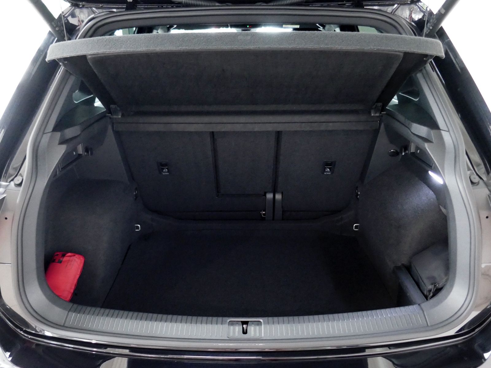 Fahrzeugabbildung Volkswagen Tiguan R-Line 1.5 TSI DSG | LED RFK ACC Navi