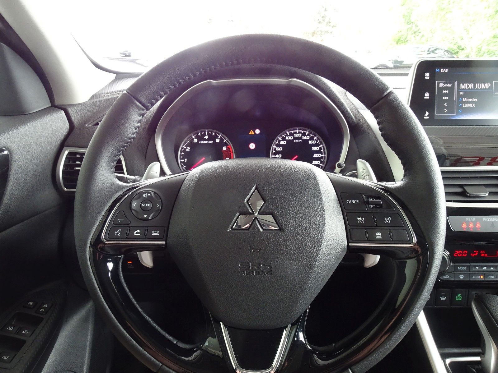 Fahrzeugabbildung Mitsubishi Eclipse Cross Top 2WD CVT