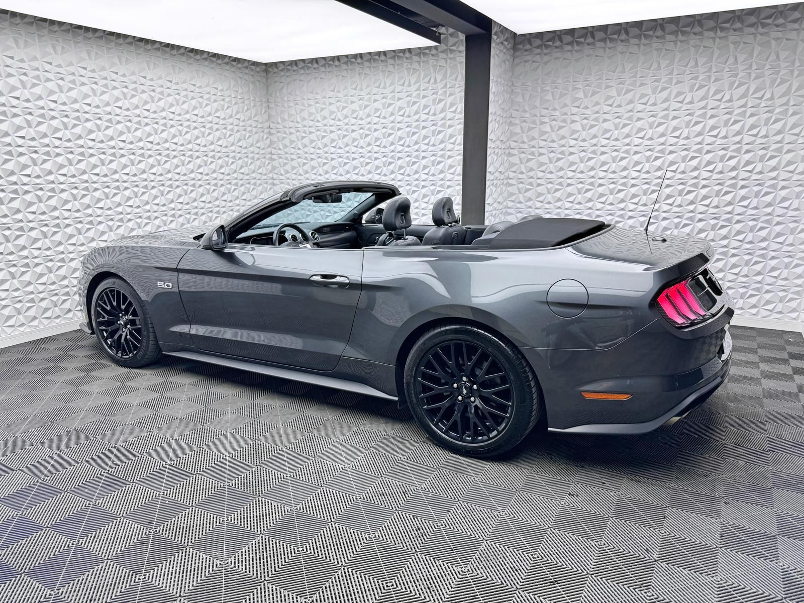 Fahrzeugabbildung Ford GT 5.0 CONVERTIBLE/B&O/KLAPPEN-AGA/55YEARS-EDIT