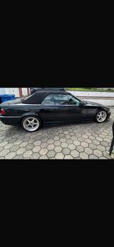 BMW e36 328 Individual M Paket ab Werk - BMW 328 Cabrio E36 328i mit Benzin-Antrieb