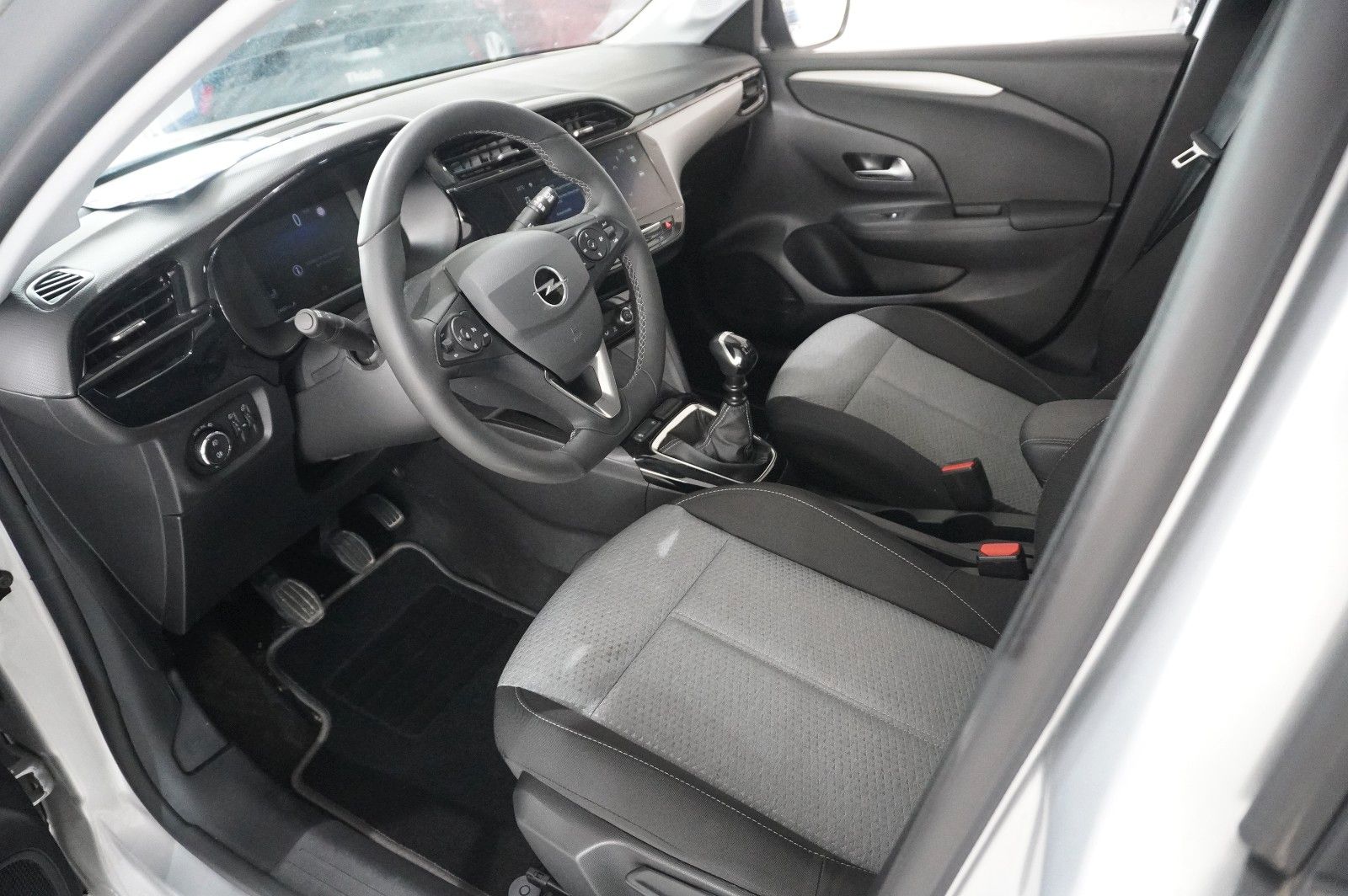 Fahrzeugabbildung Opel Corsa F 1.2 FACELIFT NAVI/LED/KAMERA/VIRTU./DAB+