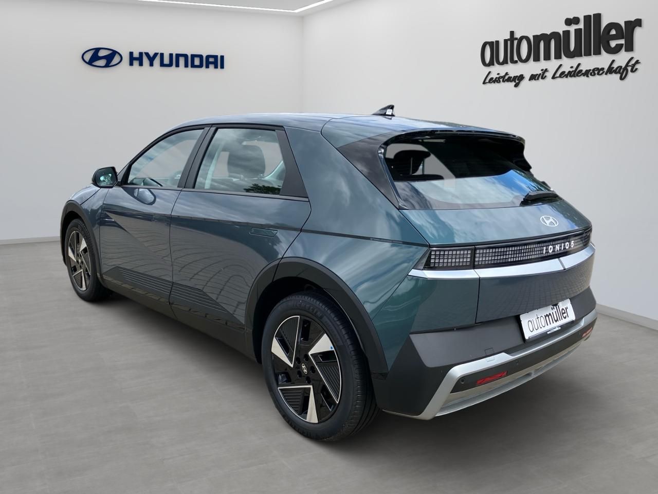 Fahrzeugabbildung Hyundai IONIQ 5 DYNAMIQ, *el. Heckklappe, LED-Paket* *SH