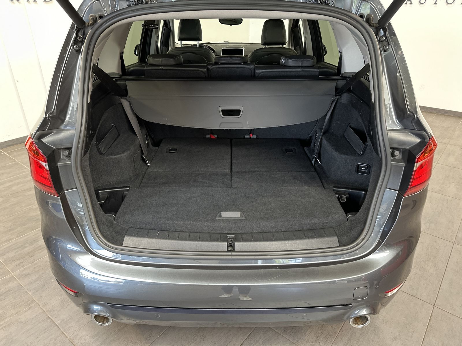 Fahrzeugabbildung BMW 220d Gran Tourer xD Sport 7-Sitzer NAV+LED+PANO