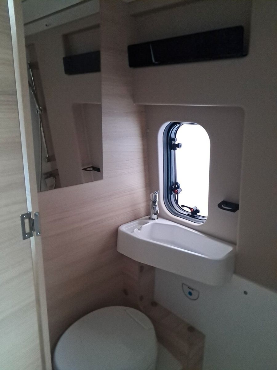 Fahrzeugabbildung Chausson Van Blackline 2.0 Dörr 30Y Edition,Markise,Solar