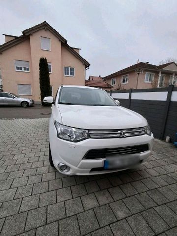 Mitsubishi Outlander hybrid Plugin phev