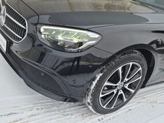 MERCEDES-BENZ E300 d 4Matic T-Modell Avantgarde Night MBUX AHK