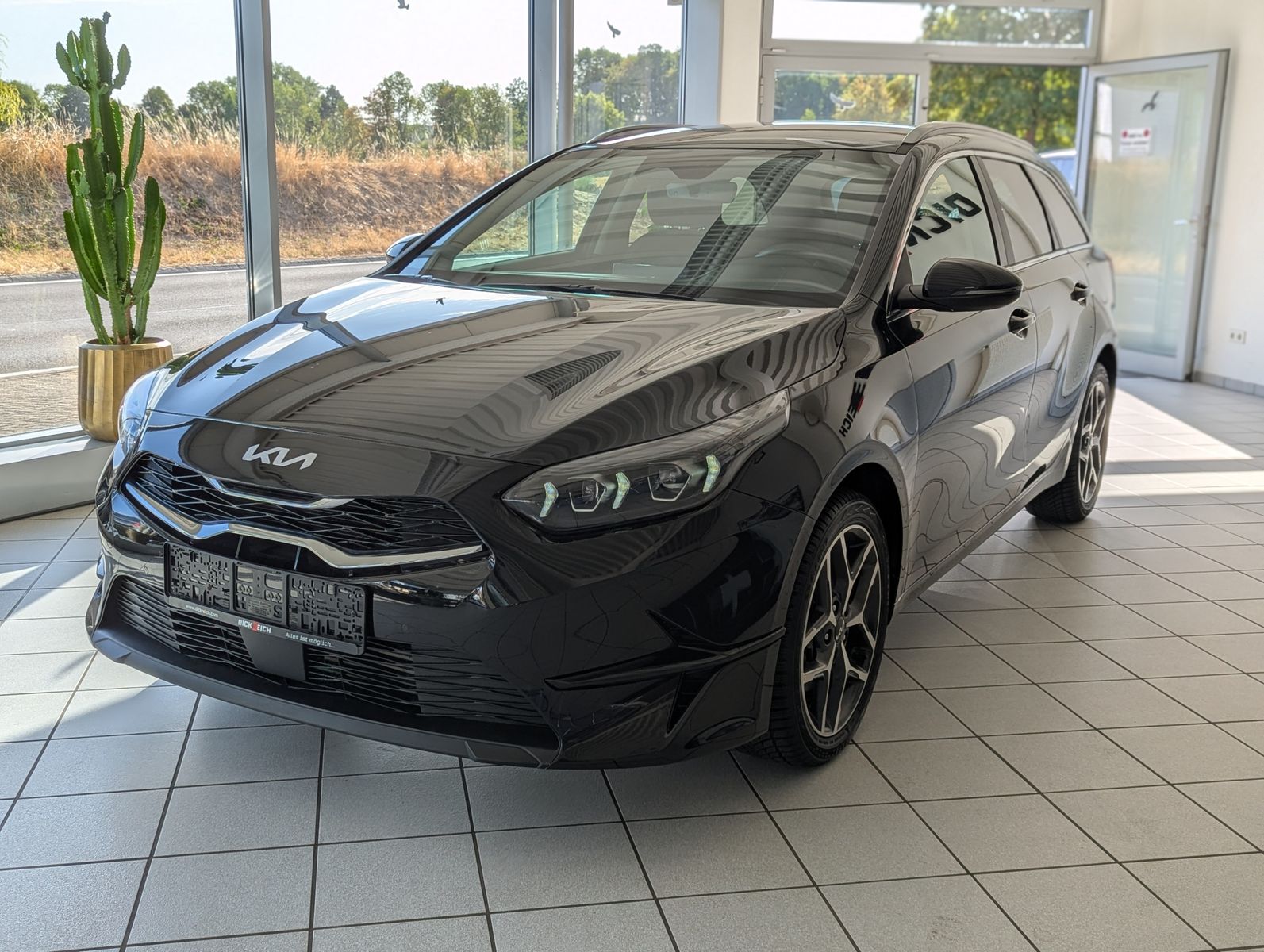 Fahrzeugabbildung Kia cee'd Sportswagon 1.5 Ultim Style-Pak JBL ACC 7J