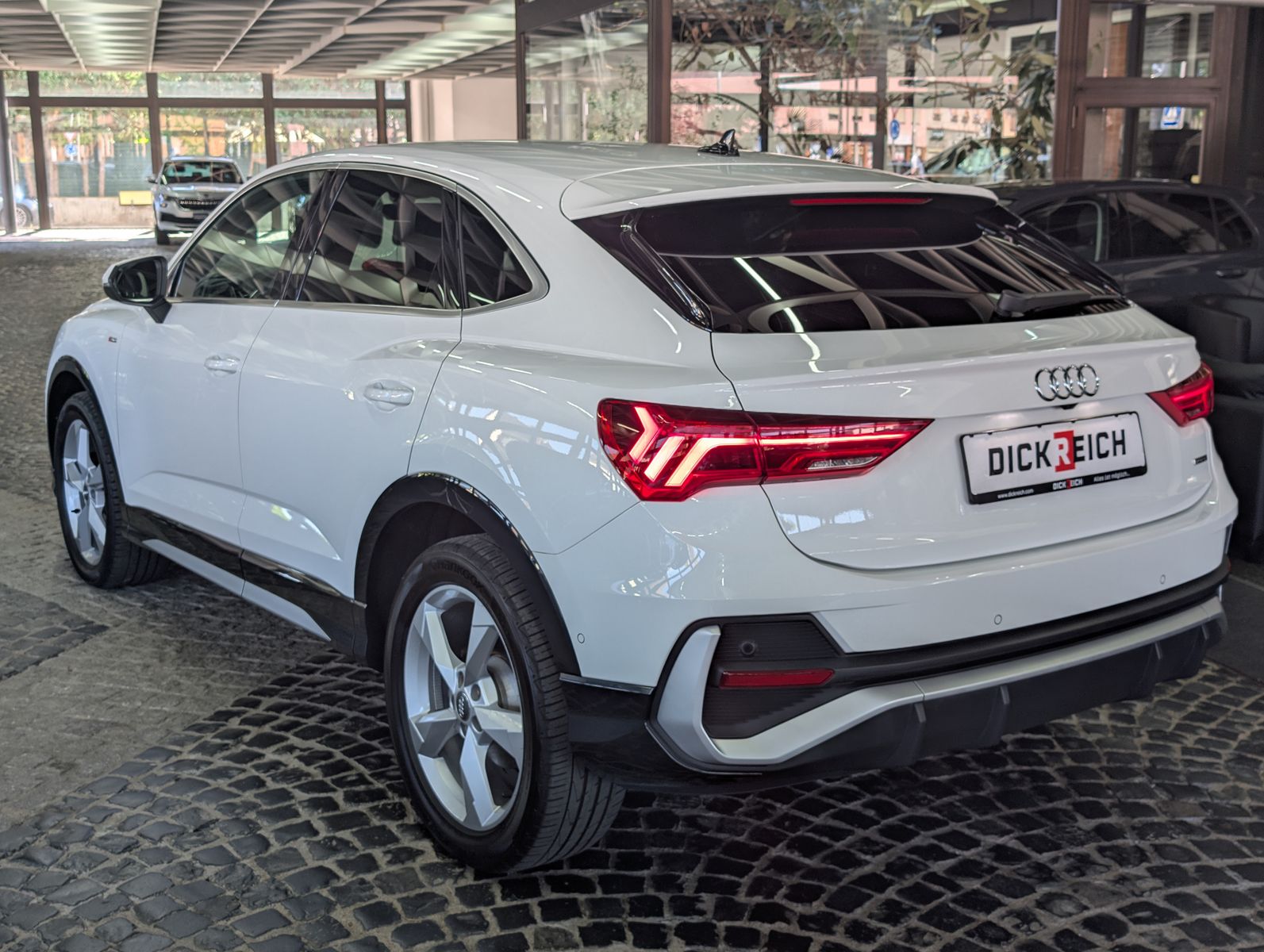 Fahrzeugabbildung Audi Q3 Sportback 40 TDI 3x S line LEDER ACC AHK 360°