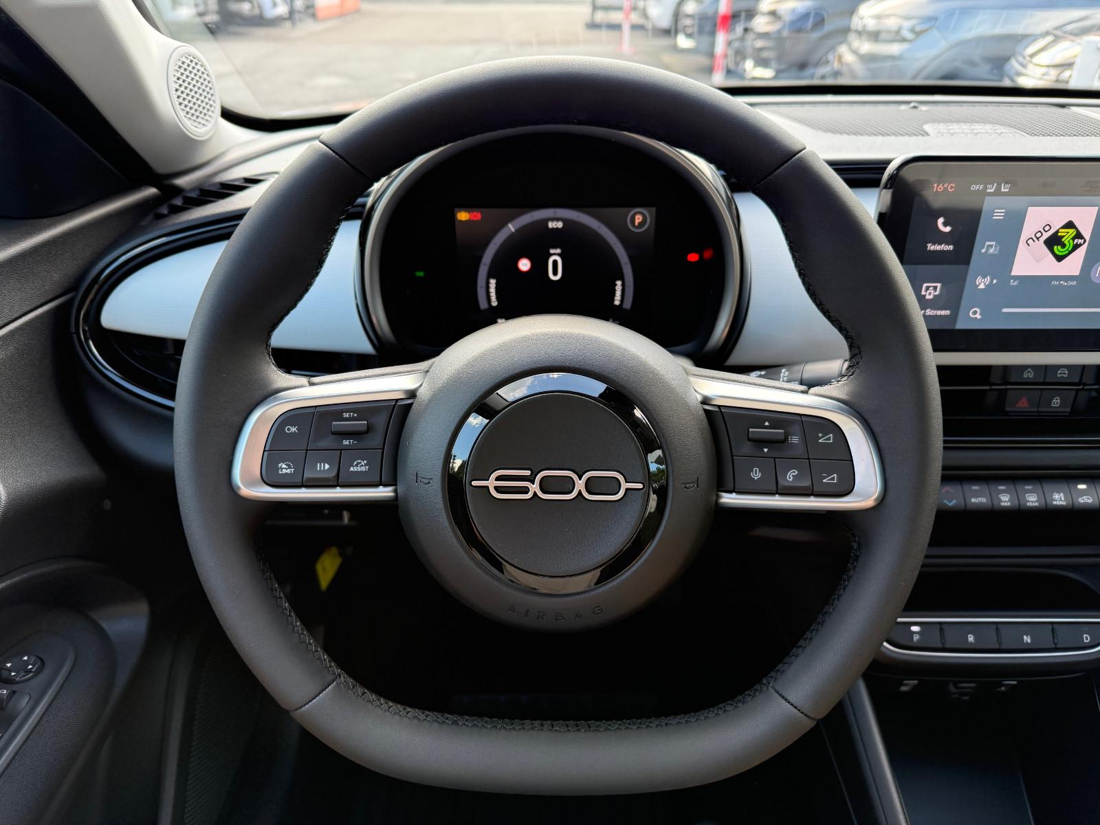 Fiat 600 Hybrid Pop 145 PS eDCT Automatik SHZ SOFORT