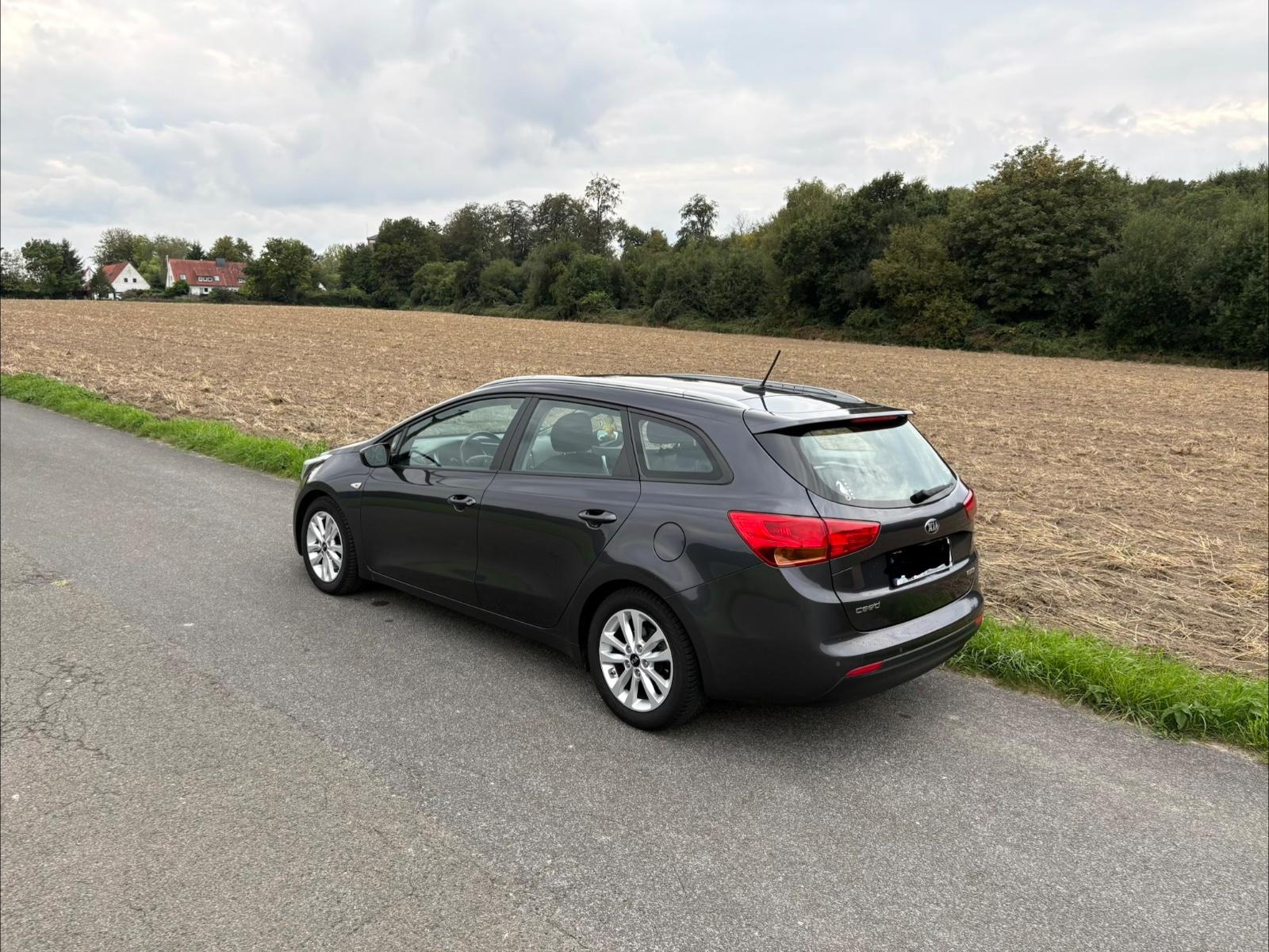 Kia cee'd Sportswagon 1.6 GDI Vision Sportswagon...