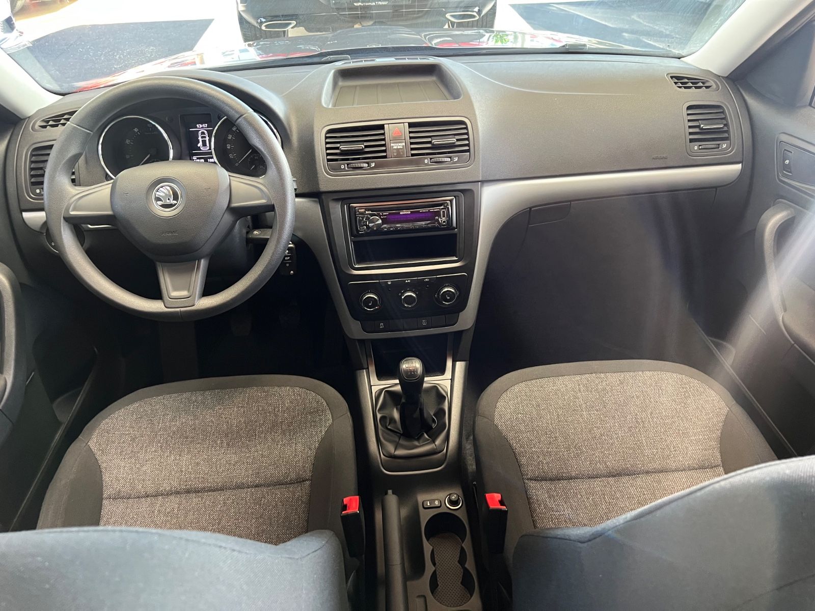 Fahrzeugabbildung SKODA Yeti Active * 1.HAND * NUR 44.800KM *