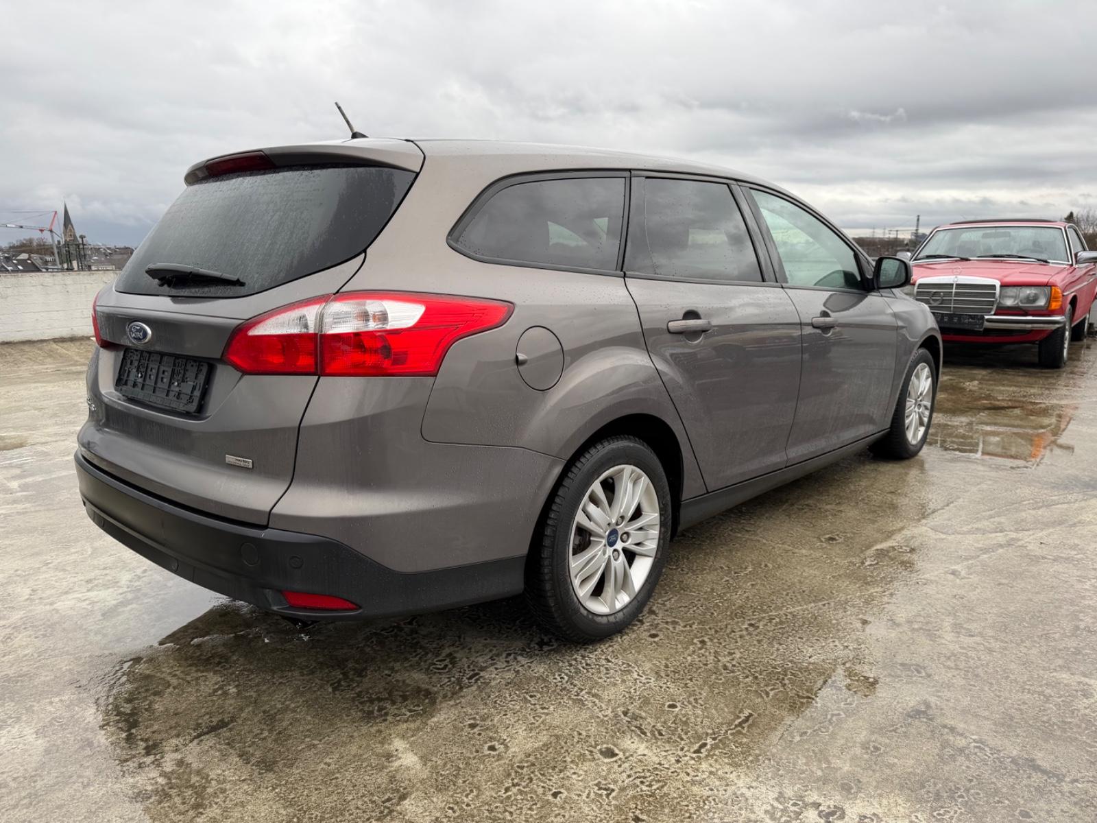 Ford Focus 2012 — engine 998 cm³, 101 HP (74kW)