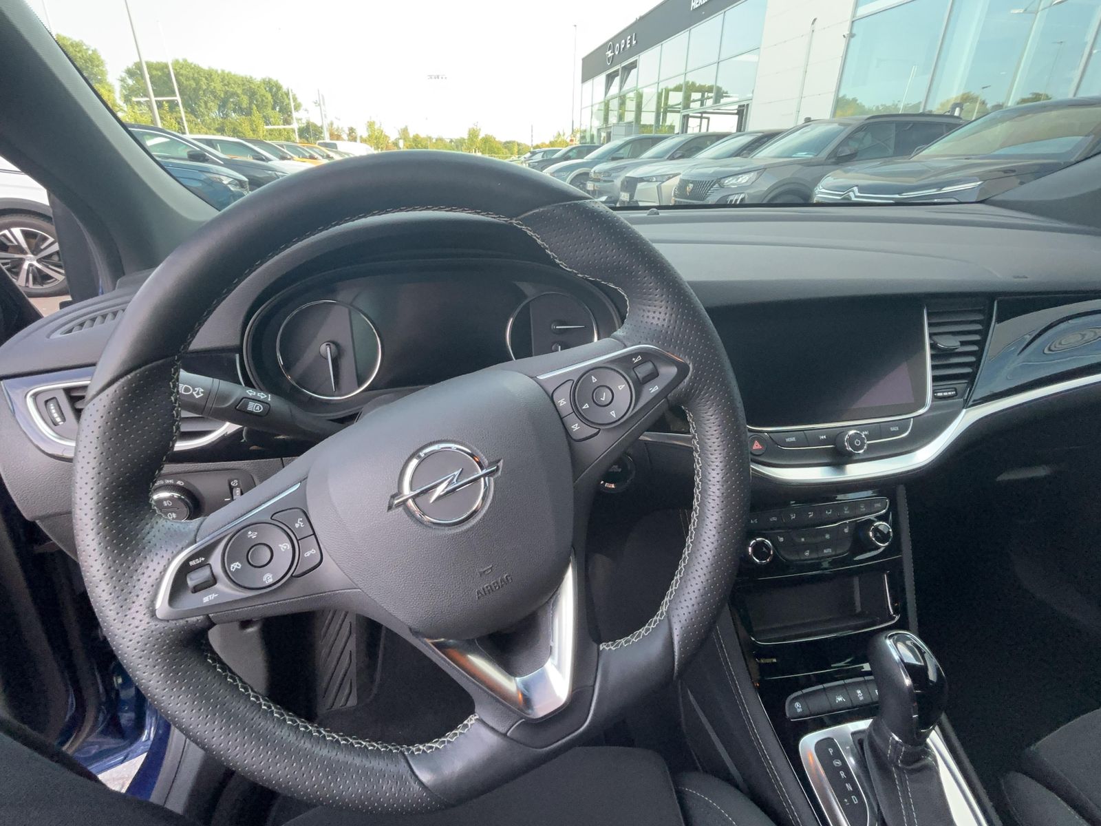 Fahrzeugabbildung Opel Astra K Ultimate+SHZ+PDC+LED+NAVI+Alcantara+S&S