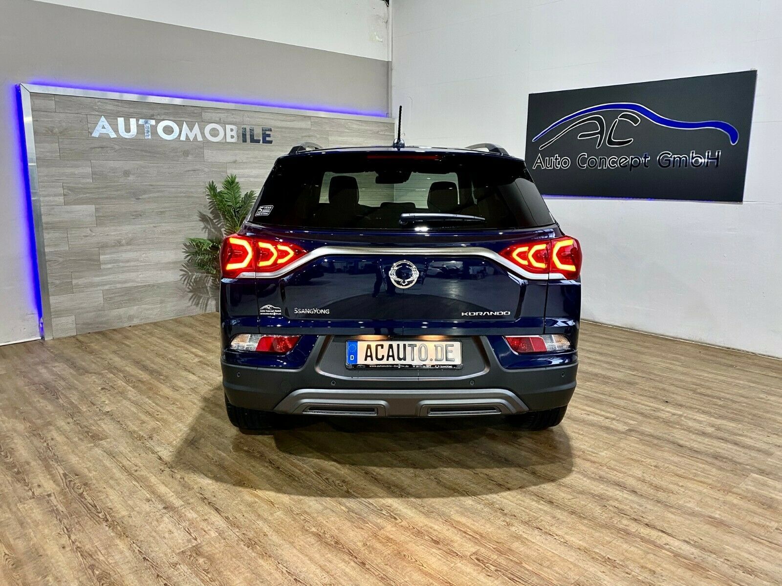 Fahrzeugabbildung Ssangyong Korando **SONDERMODELL RUBY**ASSISTENZSYSTEME**
