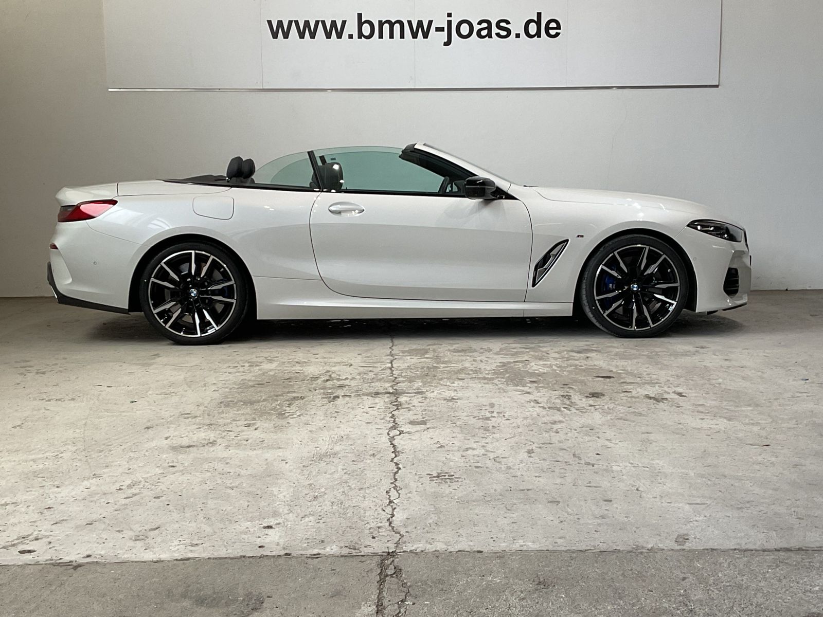 Fahrzeugabbildung BMW M850i xDrive Cabrio Aktivlenkung Laserlicht Nack
