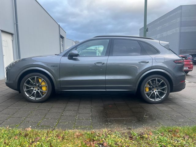 Porsche Cayenne Turbo S E-Hybrid+PCCB+Pano-SD+Nachtsicht