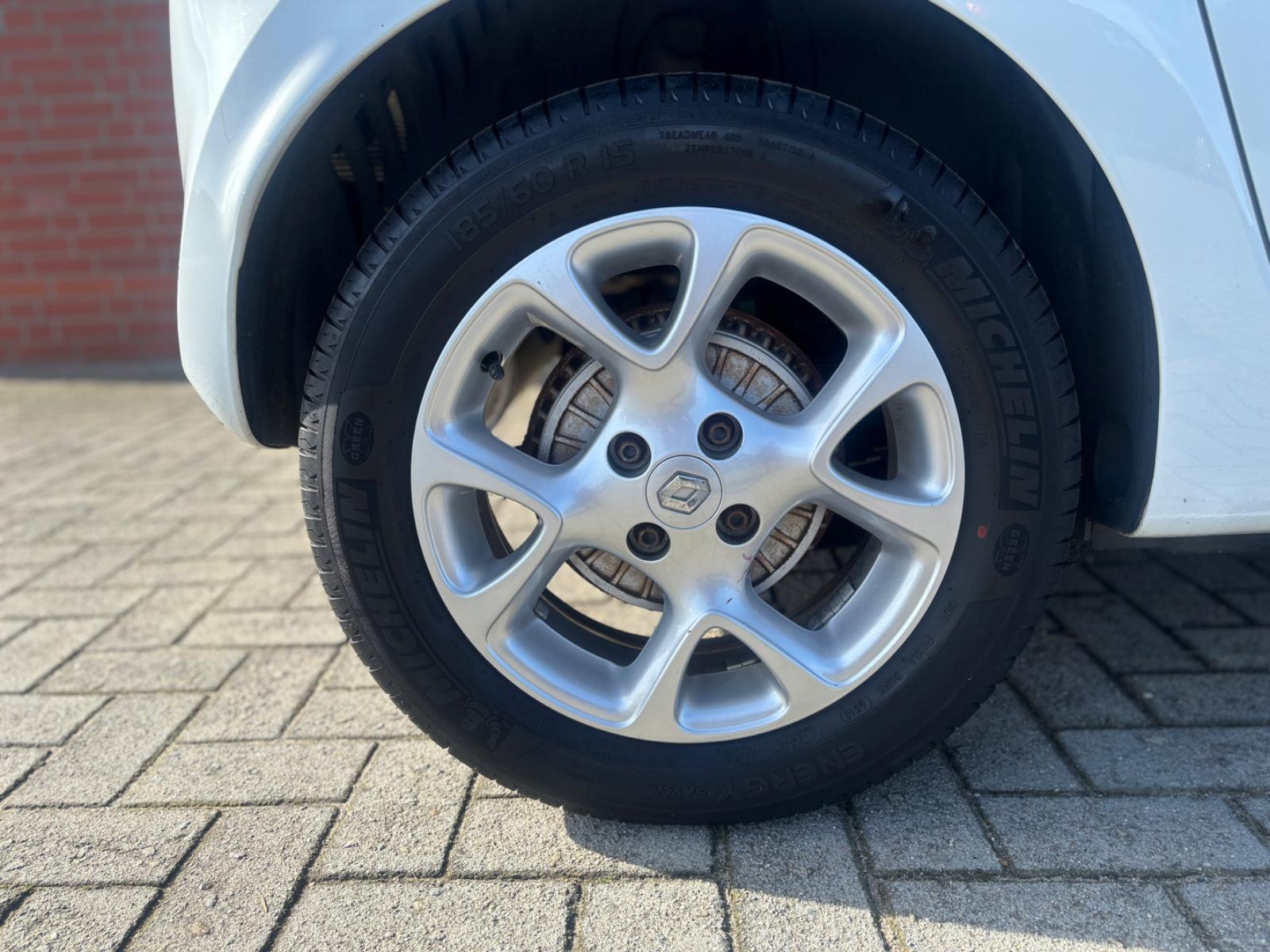 Renault Twingo 1.0 SCe Luxe Klima Sitzhzg. Tempomat PDC