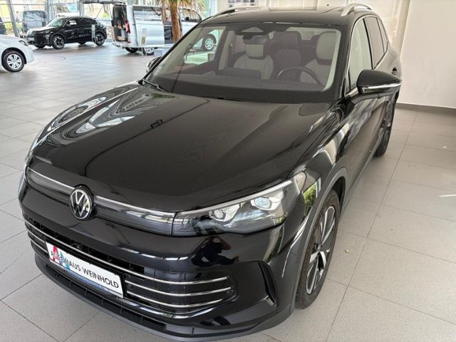 Tiguan  Elegance 2.0 TDI MATRIX CLI AHK PANO SHZ