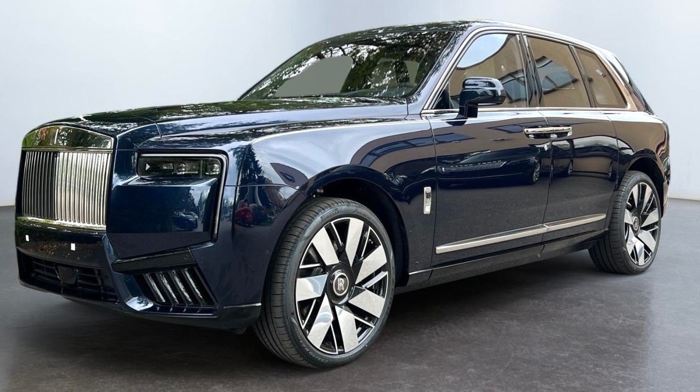 Rolls-Royce Cullinan -II SILVER BADGE imagem 3