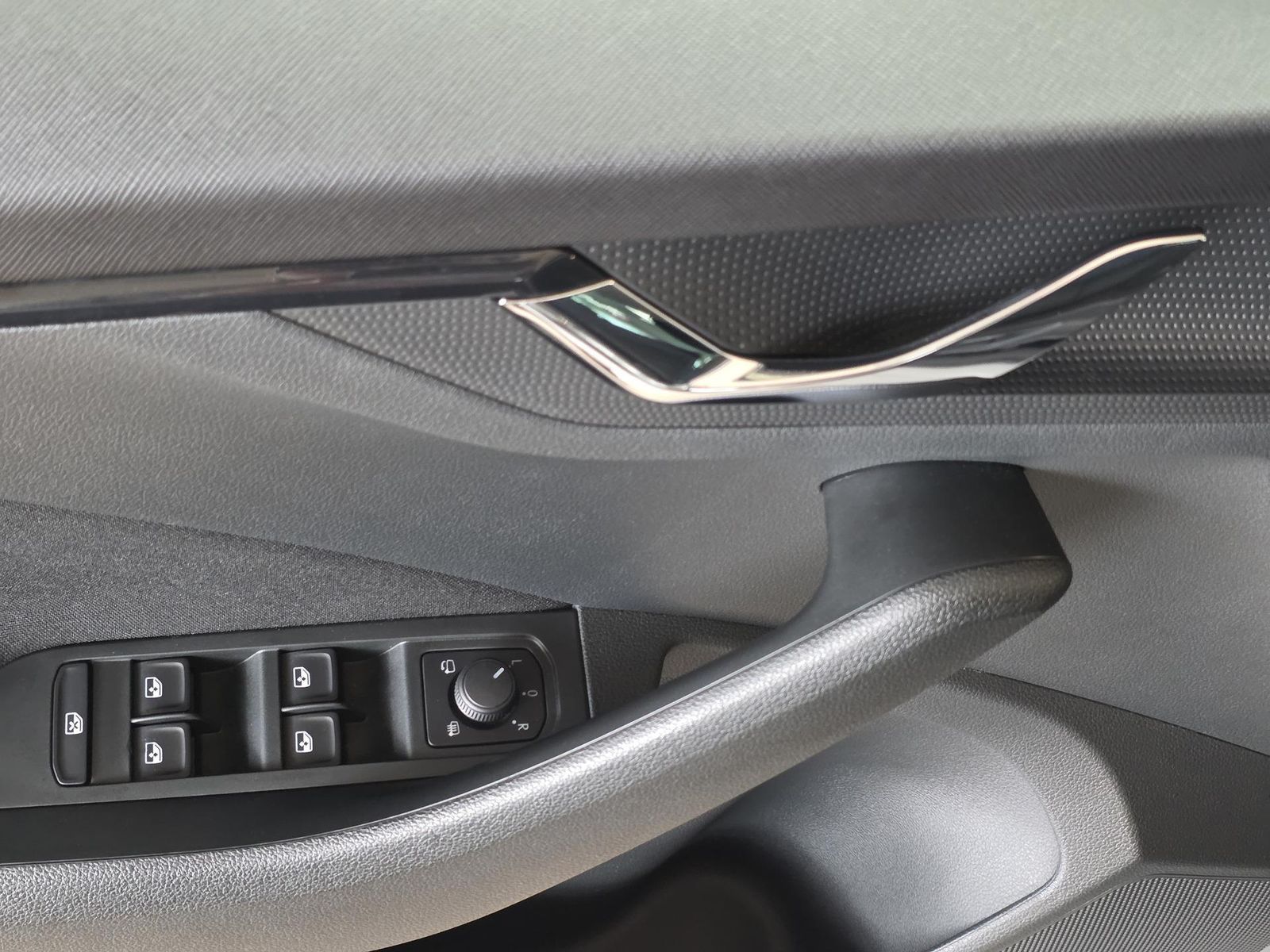 Fahrzeugabbildung SKODA Scala 1.5 DSG Drive/LED/Navi/Virtual/Kamera 1...