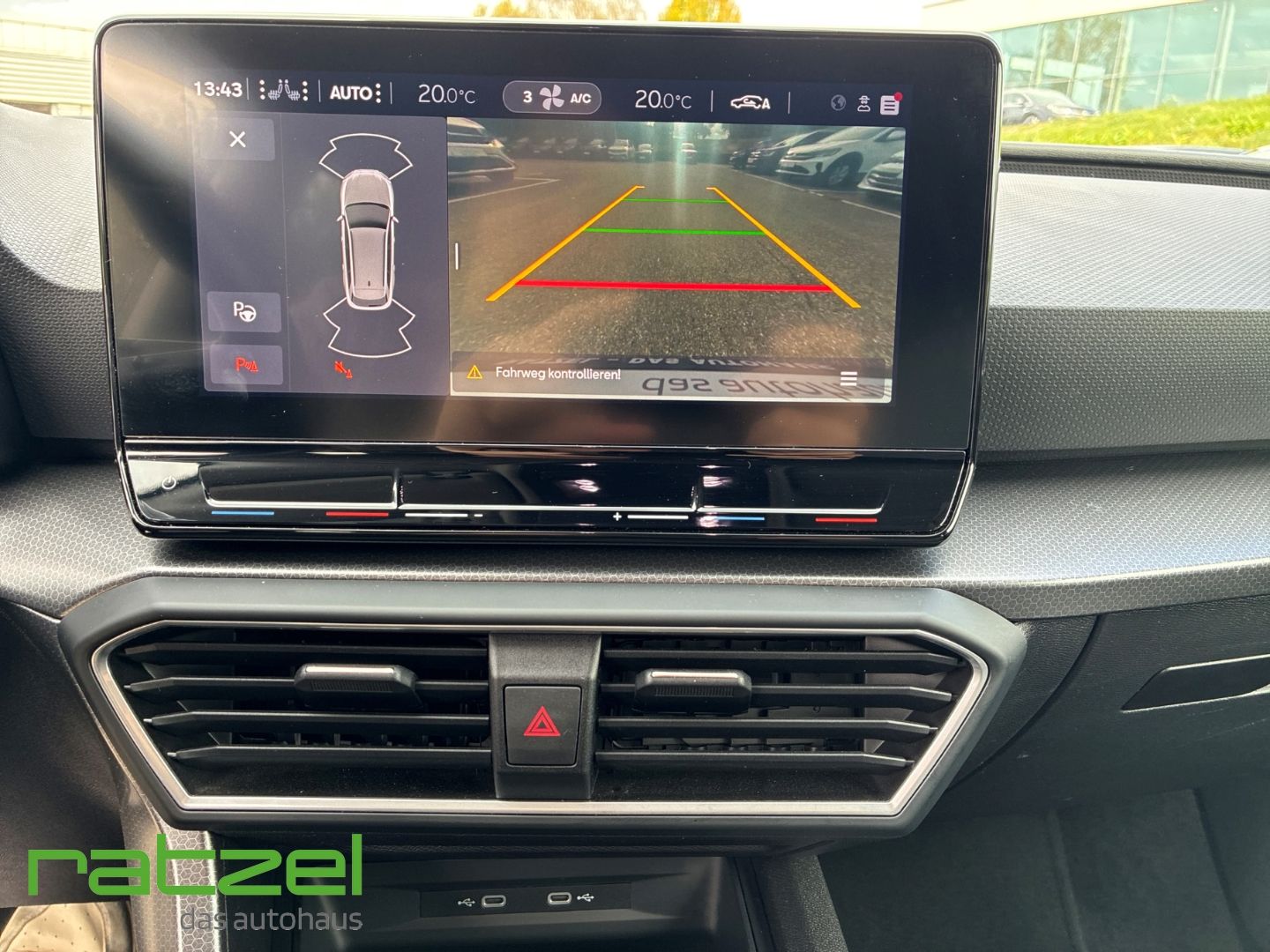 Fahrzeugabbildung SEAT Leon Sportstourer SP Style 2.0 TDI 7-Gang Tiptro