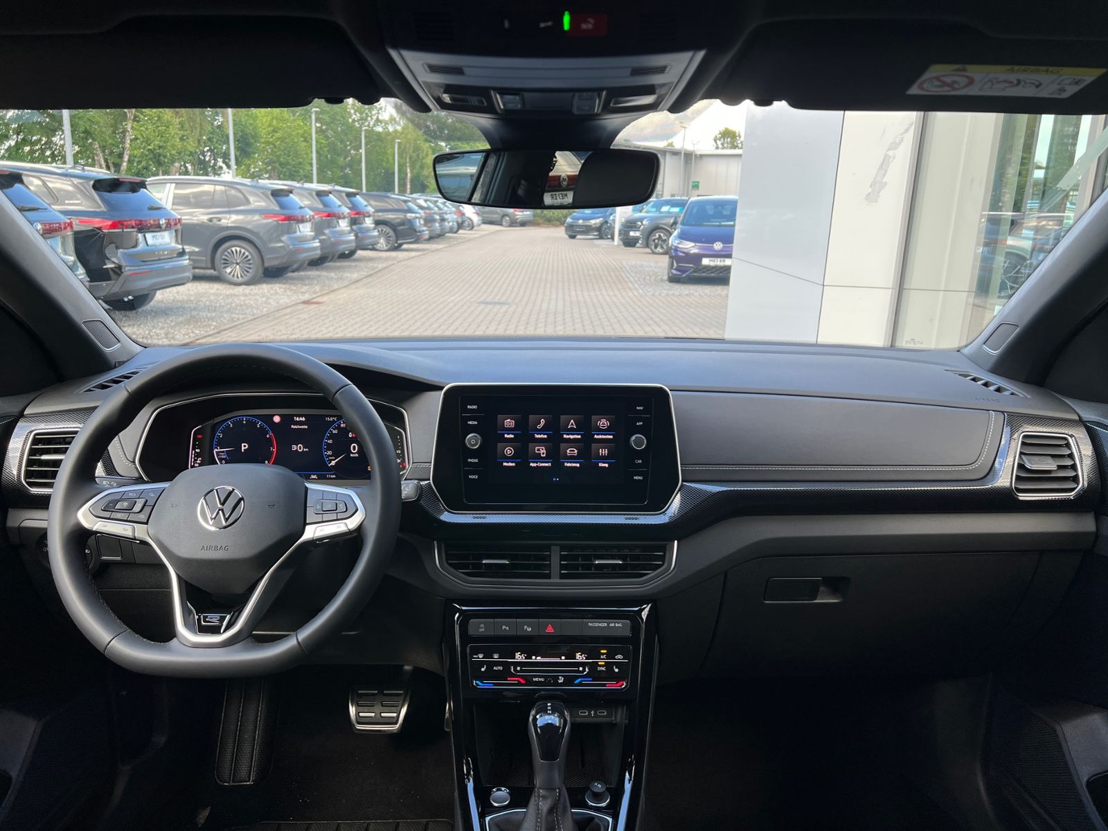 Fahrzeugabbildung Volkswagen T-Cross R-Line 1.5 TSI DSG *AHK,IQ.LIGHT,ACC,App