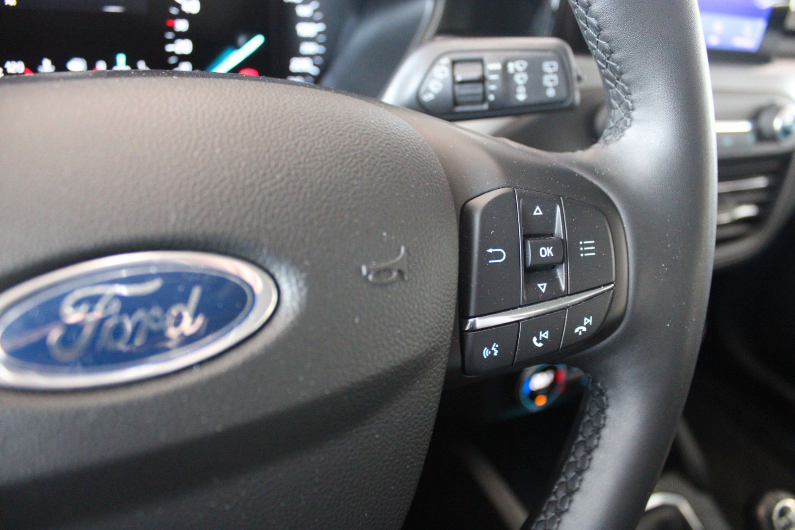 Fahrzeugabbildung Ford Focus Turnier Cool & Connect NAVI CAM WinterPak.