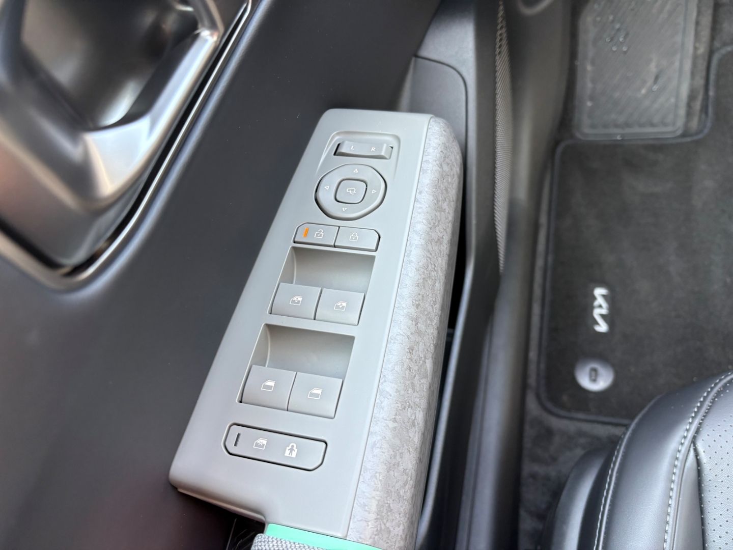 Fahrzeugabbildung Kia EV4 150 kW Earth NotBremsAss Leder 360°Kamera