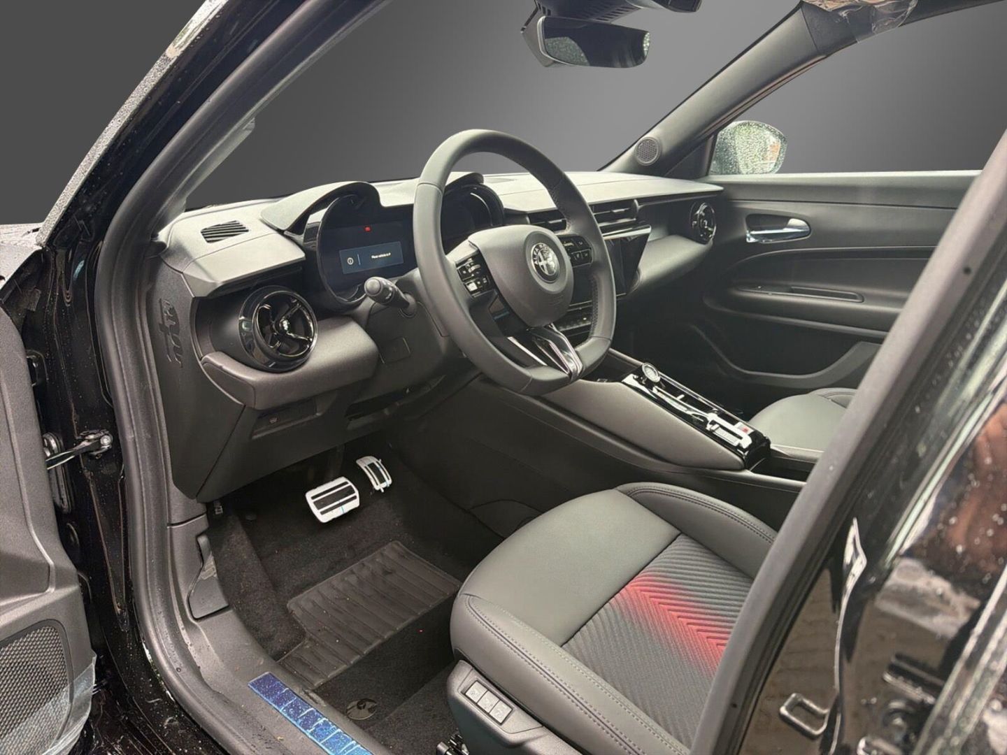 Fahrzeugabbildung Alfa Romeo Junior Elettrica TI -Technologie-Panorama-Wärmep