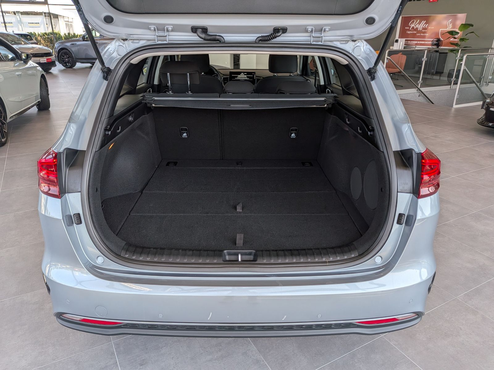 Fahrzeugabbildung Kia cee'd Sportswagon 1.5 DCT GT-Line LED JBL Cam 7J