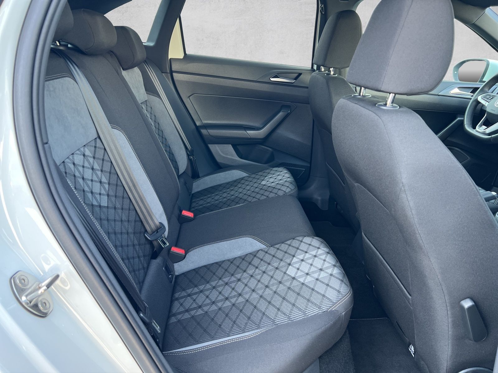 Taigo R-Line 1.5 TSI DSG AHK*Navi*Kamera