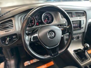 Volkswagen Golf VII *ISOFIX*A-HOLD*KLIMA*