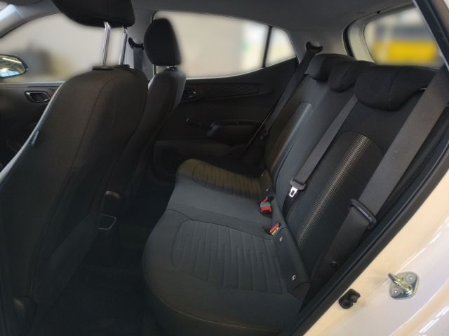 Fahrzeugabbildung Hyundai i10 Trend +NAVI+PDC+KLIMA+SHZ+CARPLAY+UVM